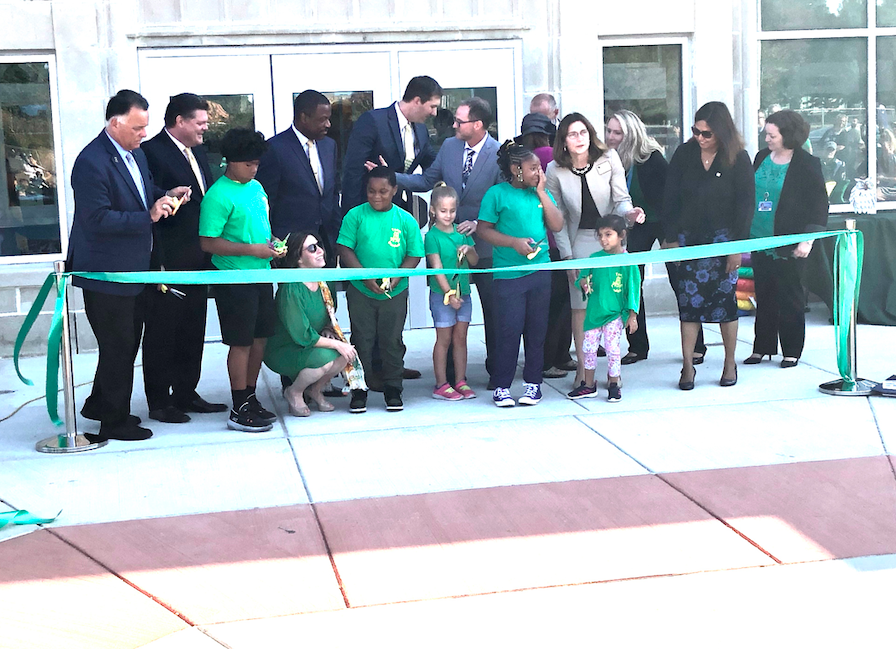 DES ribbon cutting